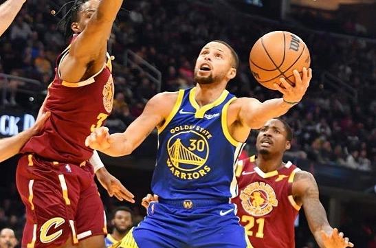 老鹰带队取胜!,Rookie重要时刻出色防守上演精彩一战 老鹰带队取胜!,Rookie重要时刻出色防守上演精彩一战